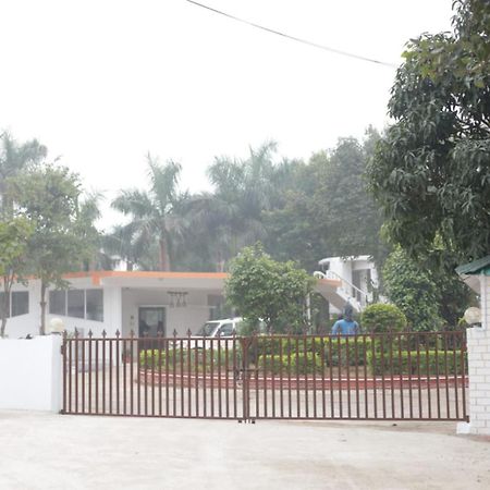Hotel Shree Krishna Jungle Resort Khajurāho Exteriör bild
