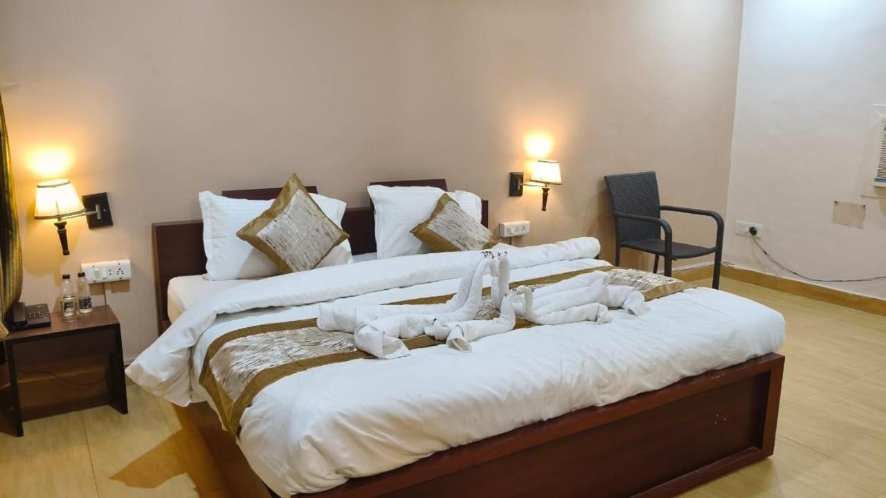Hotel Shree Krishna Jungle Resort Khajurāho Exteriör bild